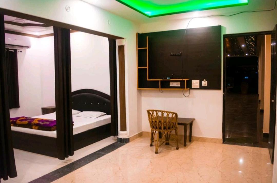 Flying Penguin Hostel Rishikesh Ngoại thất bức ảnh