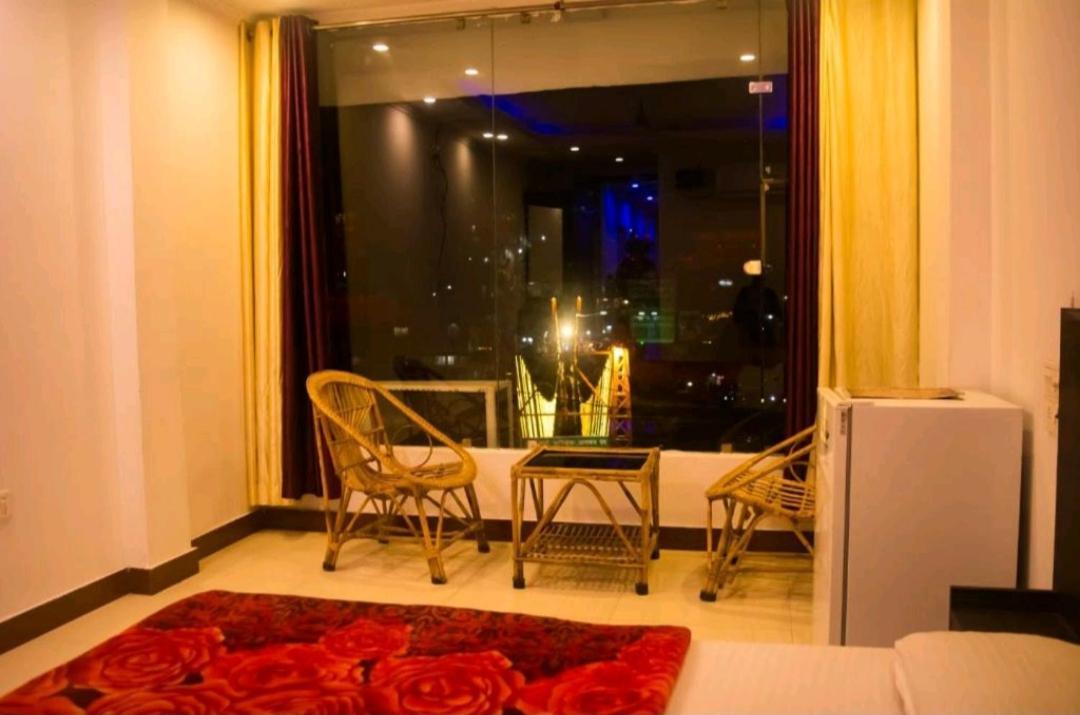 Flying Penguin Hostel Rishikesh Ngoại thất bức ảnh
