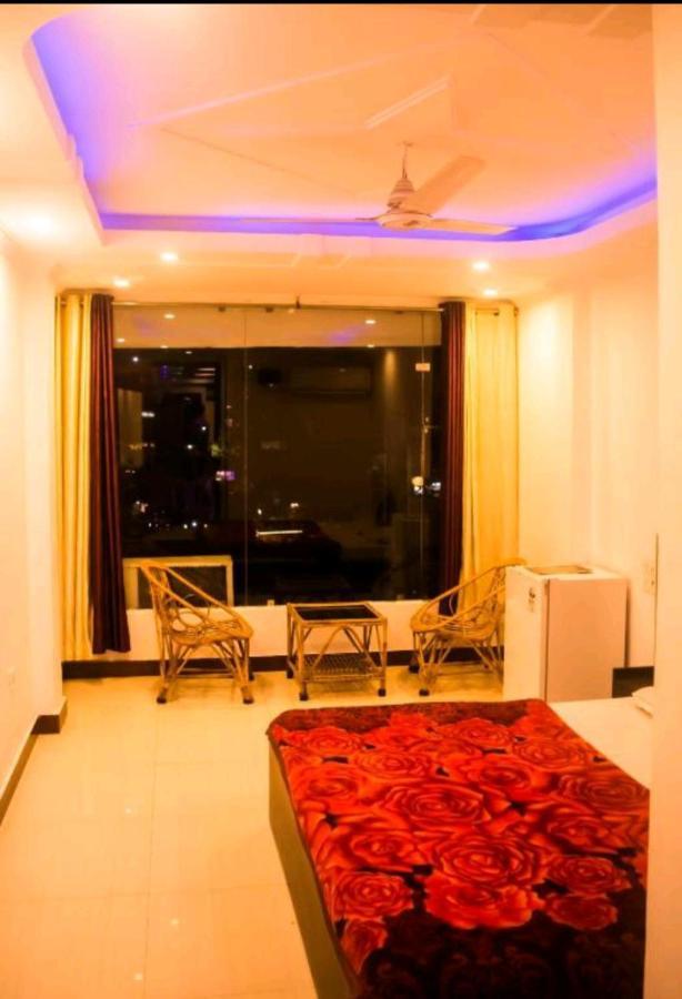 Flying Penguin Hostel Rishikesh Ngoại thất bức ảnh