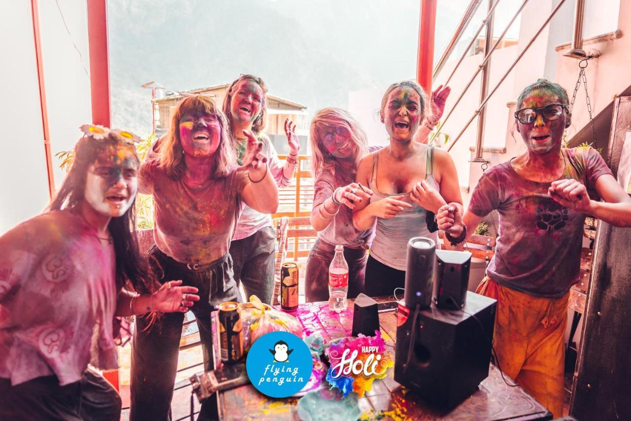 Flying Penguin Hostel Rishikesh Ngoại thất bức ảnh